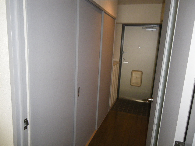 玄関　写真は参考資料であり現状を優先いたします。