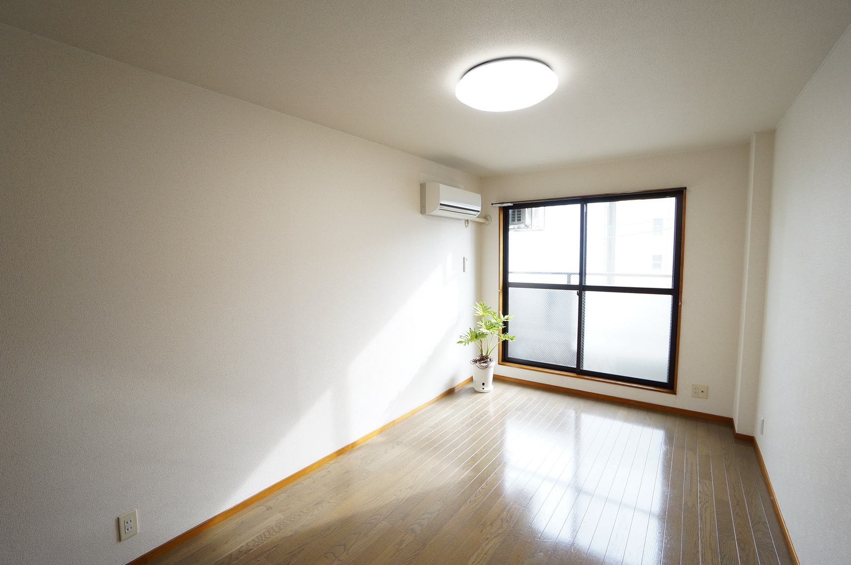 居室・リビング　フローリング