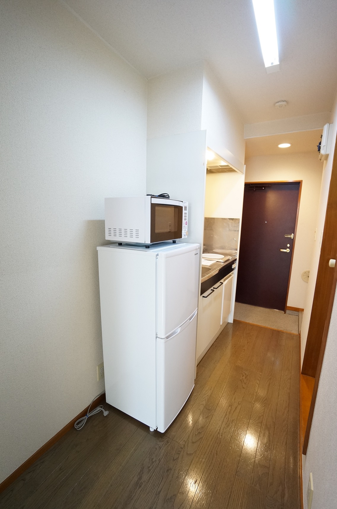 キッチン　冷蔵庫と電子レンジを設置しました！