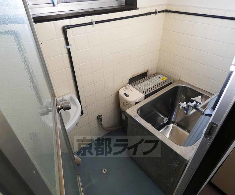 【京都市伏見区深草大亀谷万帖敷町のアパートのバス・シャワールーム】