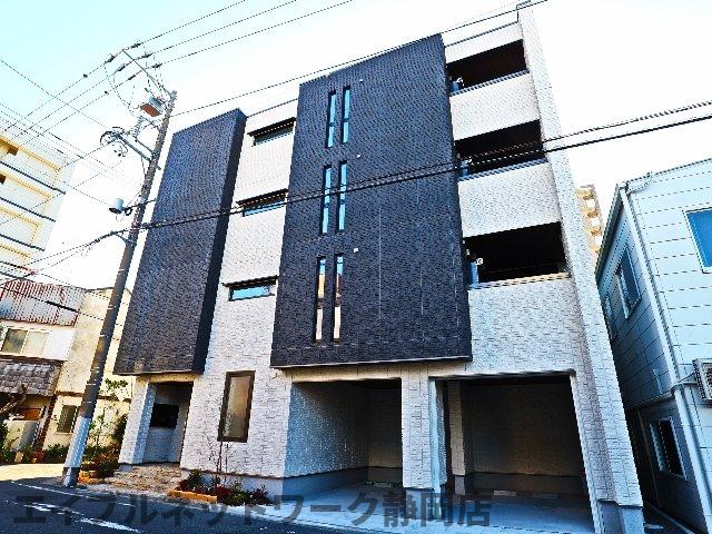 静岡市葵区八千代町のマンションの建物外観