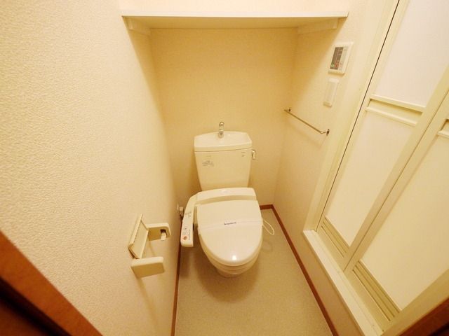 【三郷市彦倉のアパートのトイレ】
