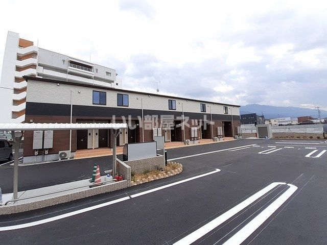 愛媛県四国中央市中曽根町（アパート）の賃貸物件の外観