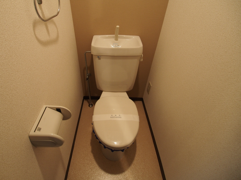 【奈良市あやめ池北のマンションのトイレ】