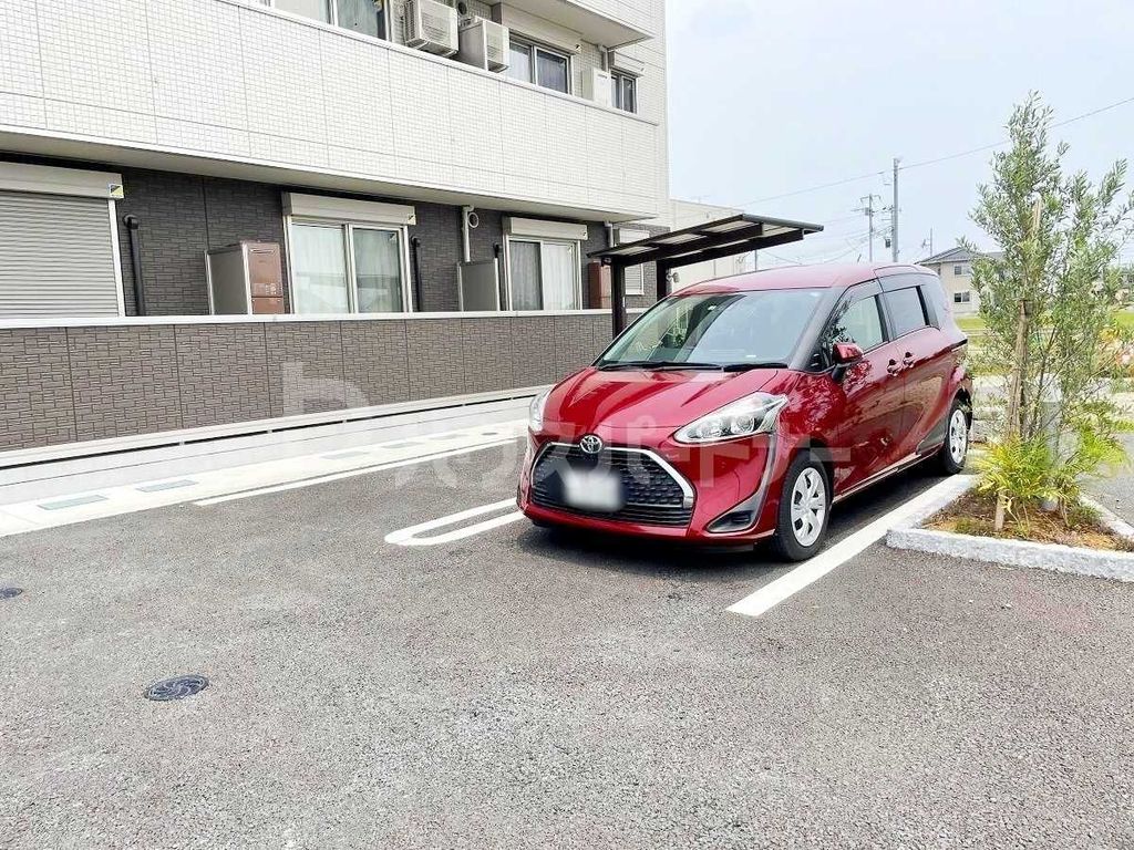 【さいたま市西区大字指扇のアパートの駐車場】