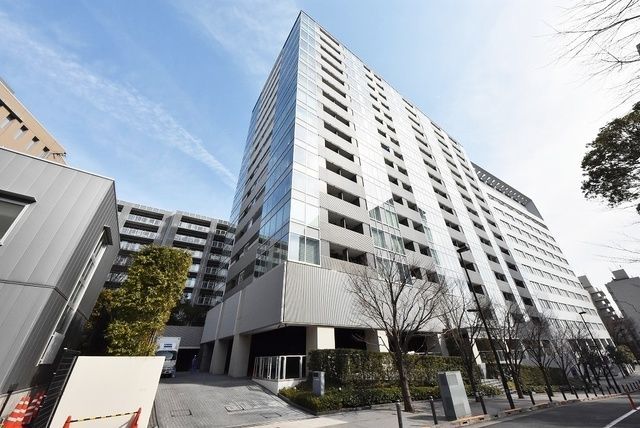 【渋谷区神宮前のマンションの建物外観】