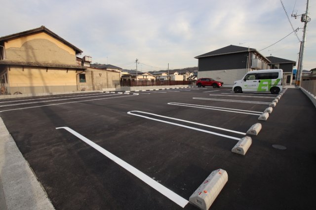 駐車場　車をお持ちの方に嬉しい駐車場付きの物件です