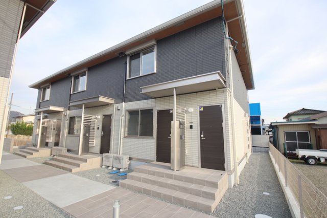 建物外観　外観は落ち着いています