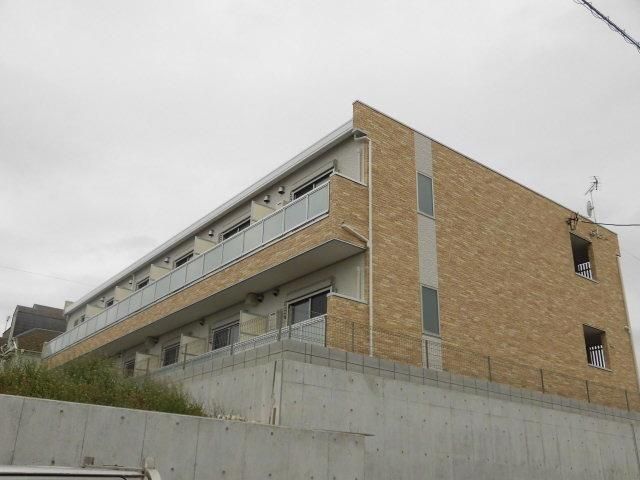 習志野市鷺沼台のアパートの建物外観