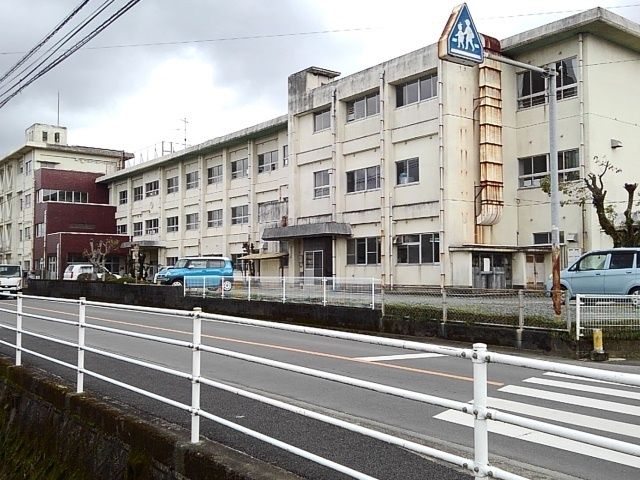 【カーズＢの小学校】