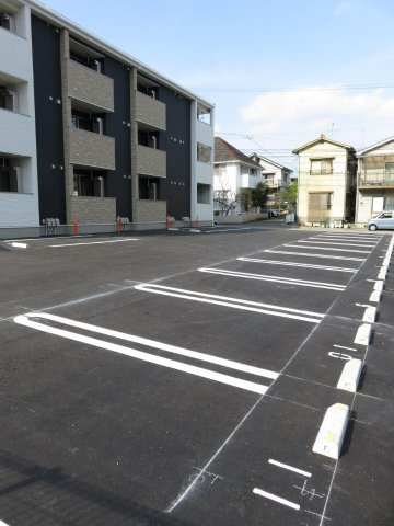 【エーガーデン桜園の駐車場】