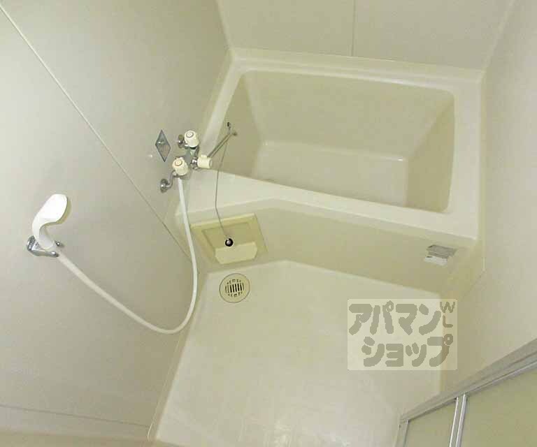 バス・シャワールーム　ゆっくり浸かれます～！