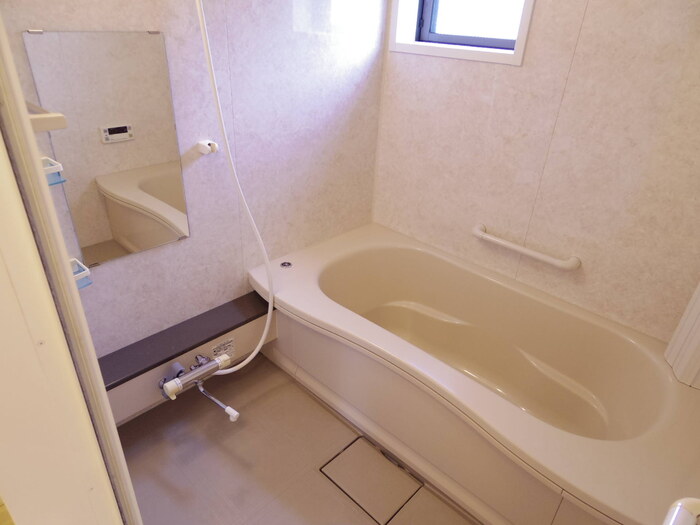 バス・シャワールーム　1坪タイプユニットバス（小窓付）