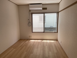 居室・リビング　☆床・クロス張替済みです☆