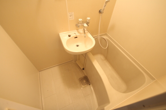 バス・シャワールーム　※別号室の写真です。