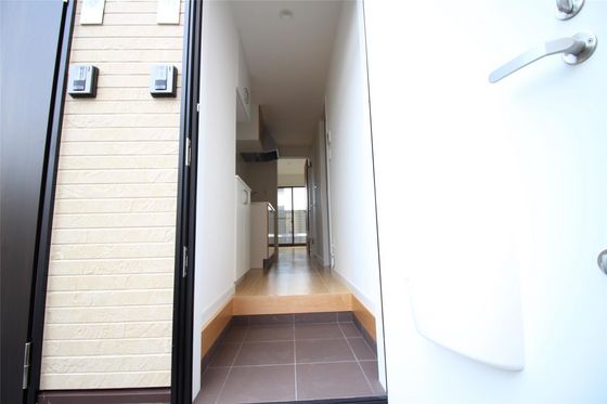 玄関　他号室のお写真です