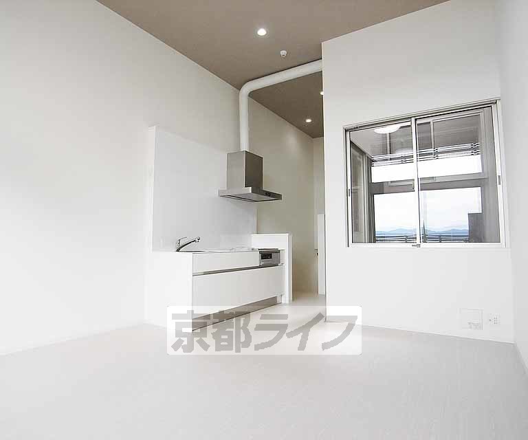 居室・リビング　メインカラーは清潔感あるホワイトですっきりとした雰囲気です