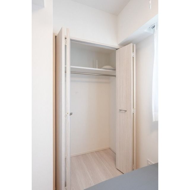 玄関　家具・家電の備え付けはありません