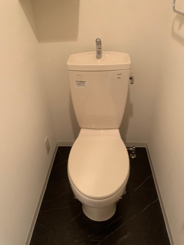 トイレ　別号室