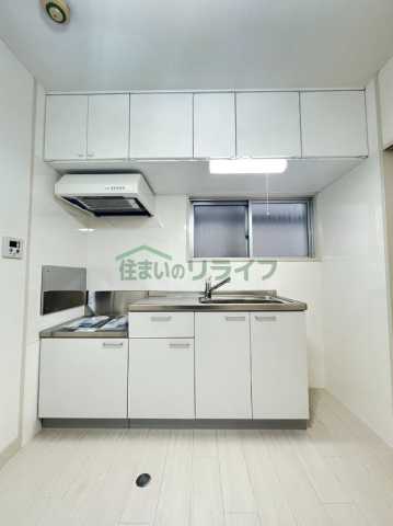 キッチン　別階層の参考写真になります。