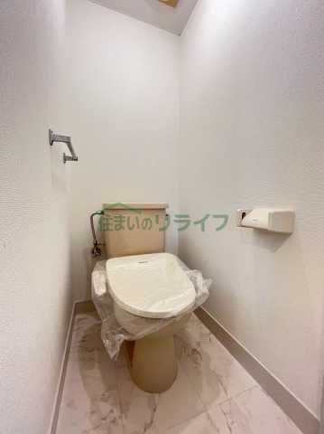 トイレ　別階層の参考写真になります。