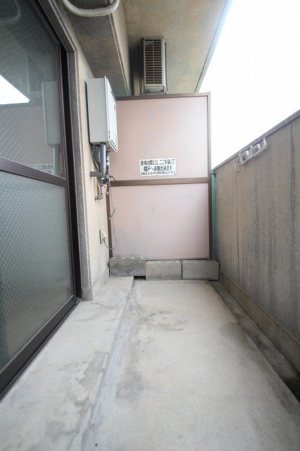 バルコニー　同物件別室です。