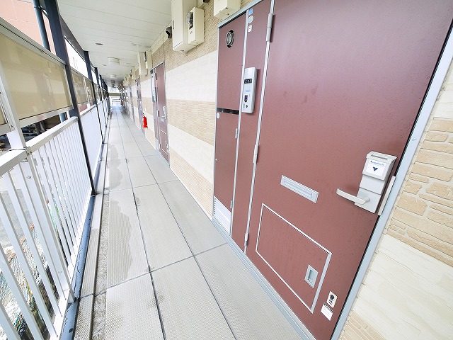 エントランス　玄関前廊下