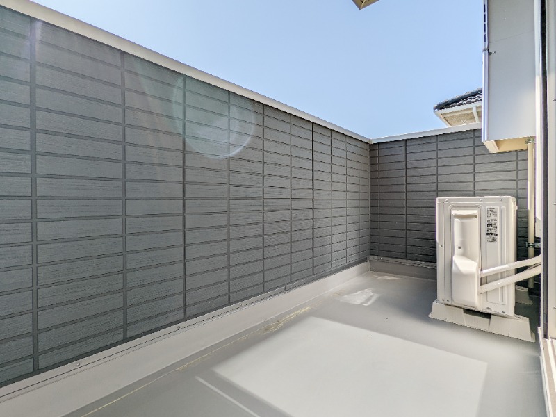 バルコニー　図面と現状に相違がある場合には現状を優先