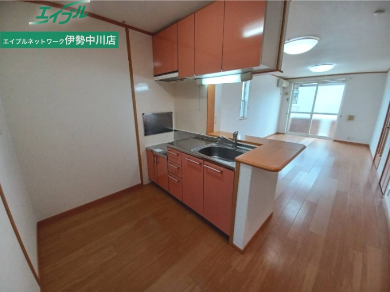 キッチン　同物件別室写真