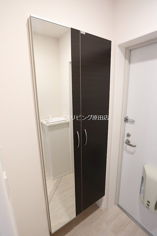 玄関　101号室写真