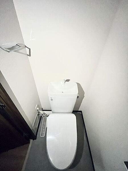 トイレ　写真は同タイプ住居です。