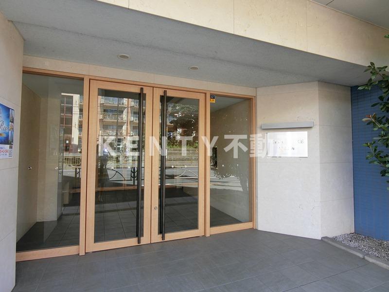 エントランス　ゆとりのあるエントランスです