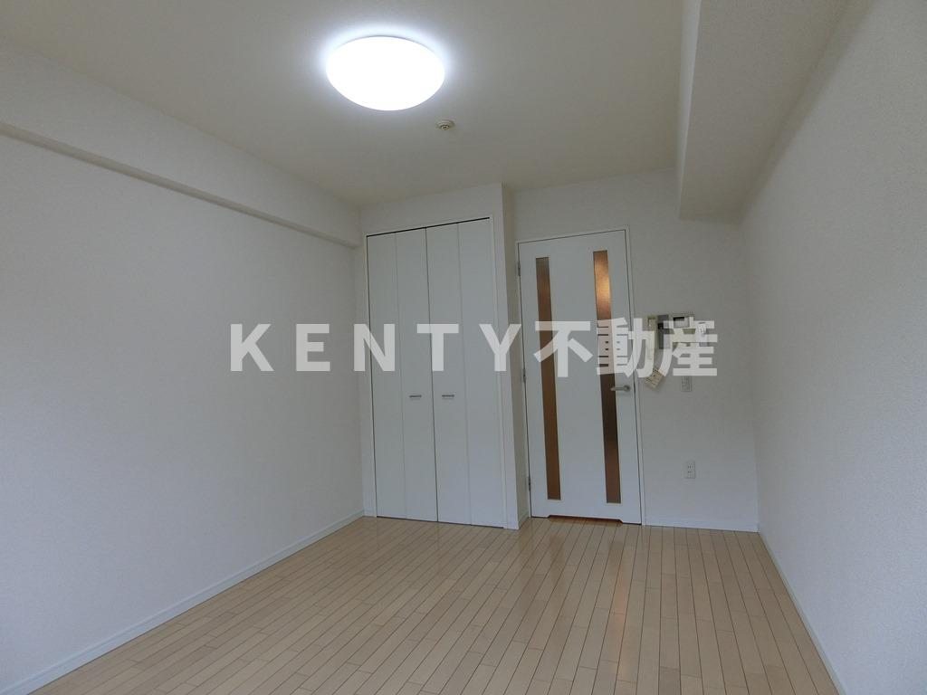 その他部屋・スペース　開放的な寝室です