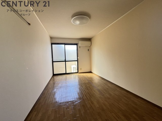 居室・リビング　エアコン付きの7.5帖の洋室です♪