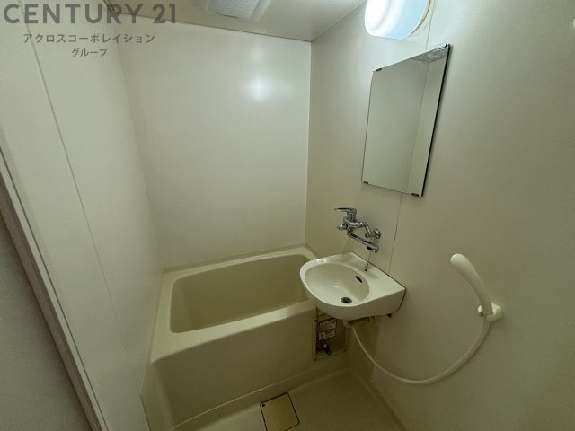 バス・シャワールーム　バストイレ別でおすすめです☆