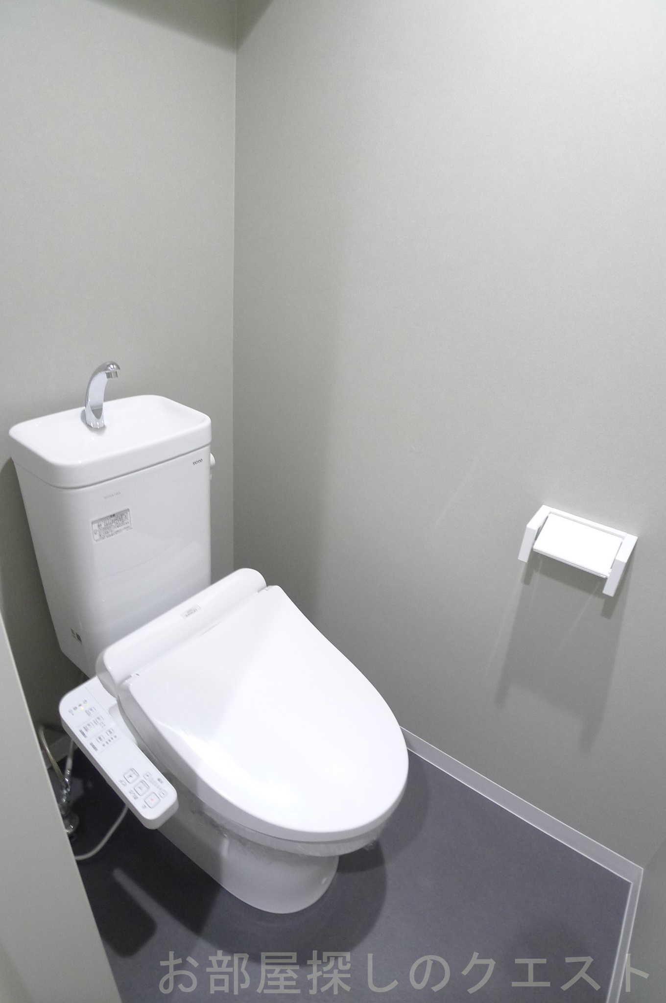 トイレ　（写真は同タイプ）