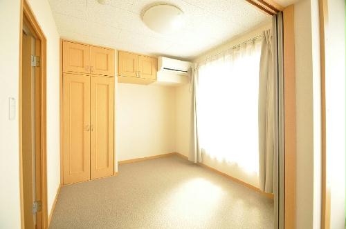 収納　※1Ｆフローリング2Ｆ絨毯仕様です。