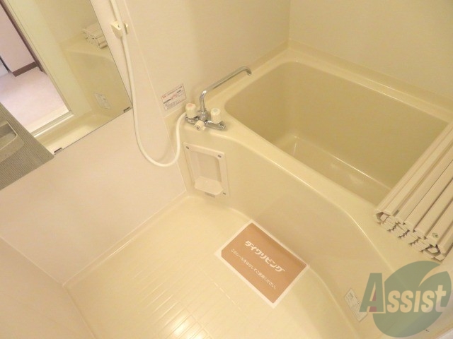 バス・シャワールーム　疲れた時はゆっくり湯船につかってみてはいかがでしょうか。