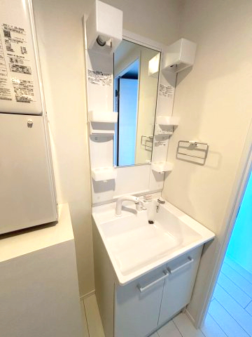 洗面設備　独立洗面台です