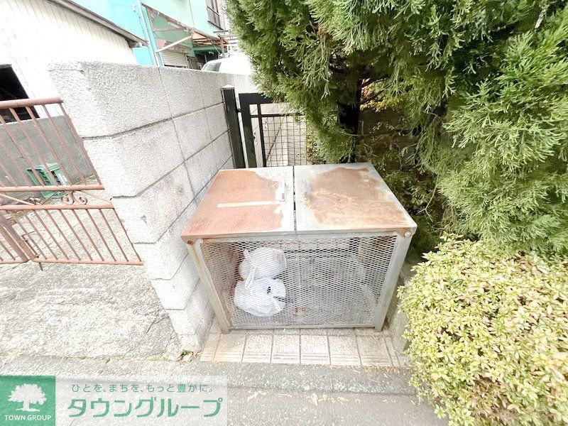 ロビー　庭