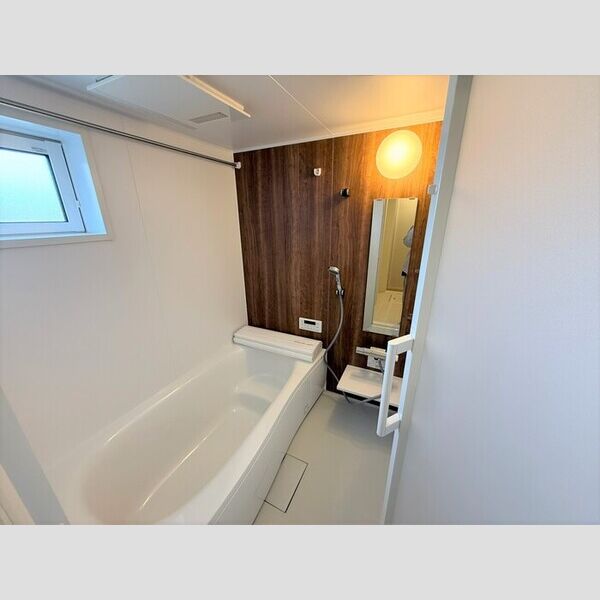 バス・シャワールーム　同物件、別の部屋の写真です。