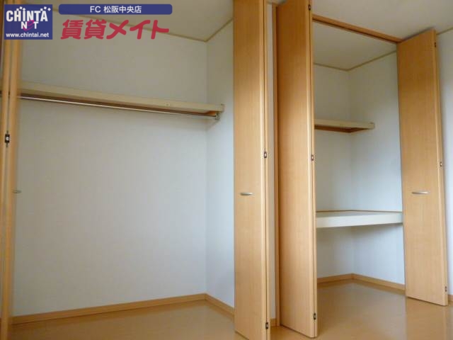 収納　同型参考写真