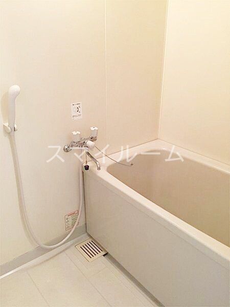 バス・シャワールーム　同一間取り別部屋の参考写真となります。