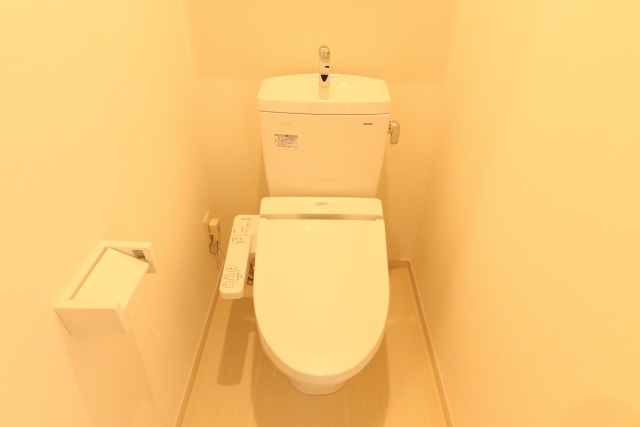 トイレ　※別室の参考写真の為、現況優先です。