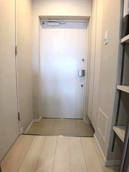 玄関　弊社は都内全域の物件をご紹介可能です！