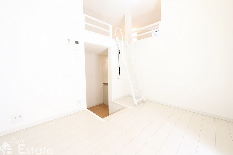 居室・リビング　ワンルーム [ K3.9・洋4.6帖・ロフト5.0帖 ]