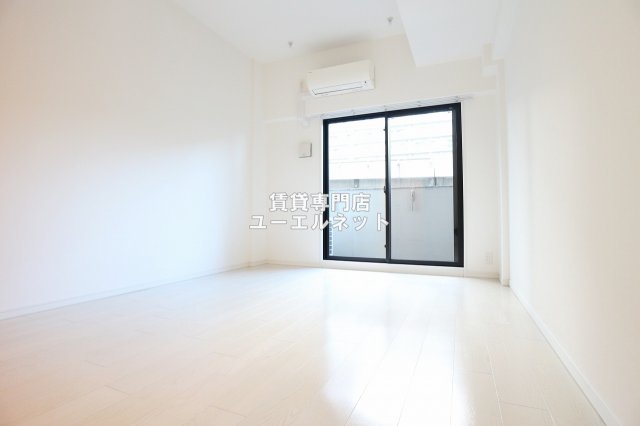 居室・リビング　ゆったりとくつろげる、落ち着きのある居室空間です