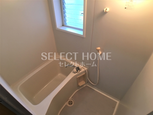 バス・シャワールーム　落ち着いた空間のお風呂です