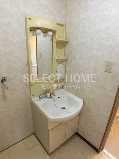 洗面設備　独立洗面台です