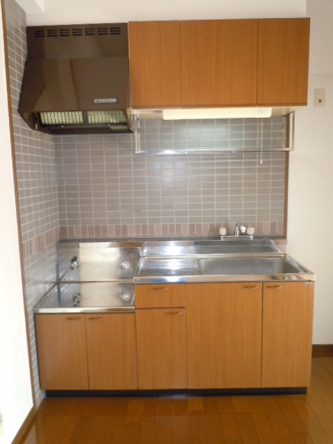 キッチン　コンパクトなキッチンで掃除もラクラク